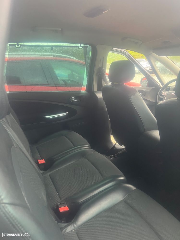 Ford S-Max 1.8 TDCi Titanium 7L - 10