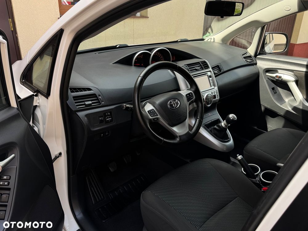 Toyota Verso 1.8 5-Sitzer Executive - 9