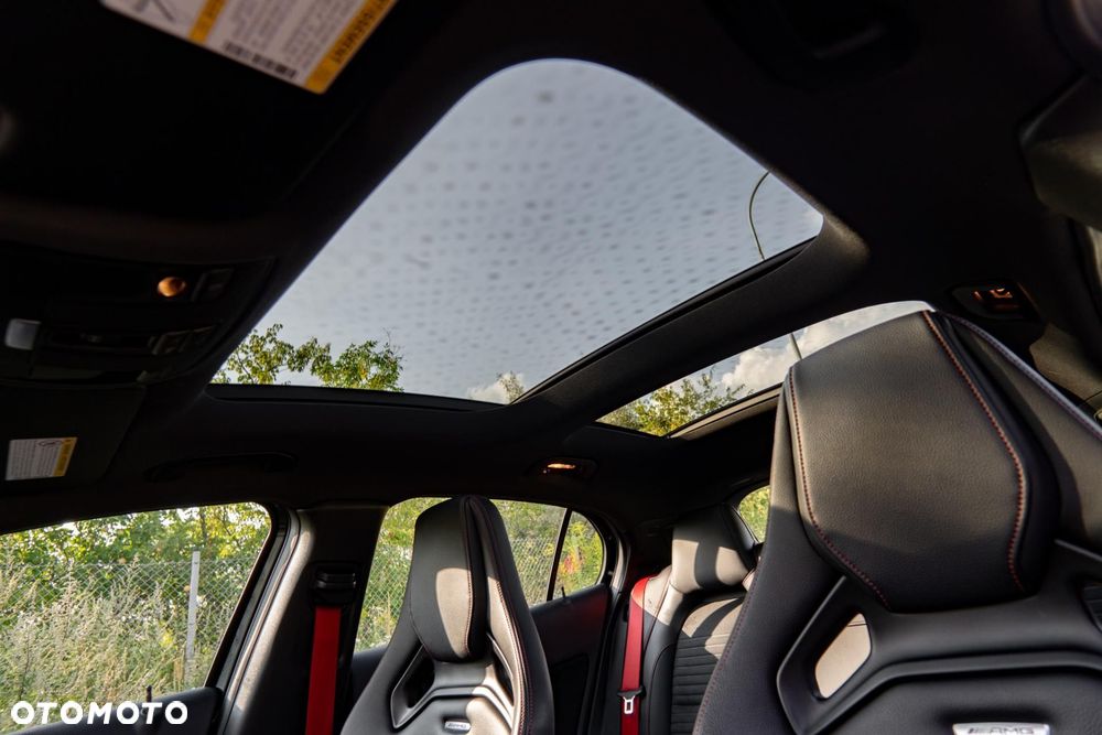 Mercedes-Benz GLA 45 AMG 4-Matic Edition 1 - 17