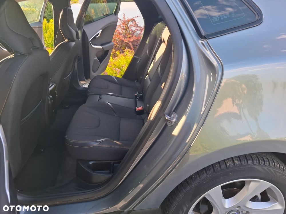 Volvo V40 Cross Country D2 - 20