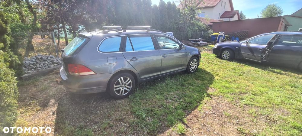 Volkswagen Golf 1.9 TDI DPF Comfortline BlueMotion - 2