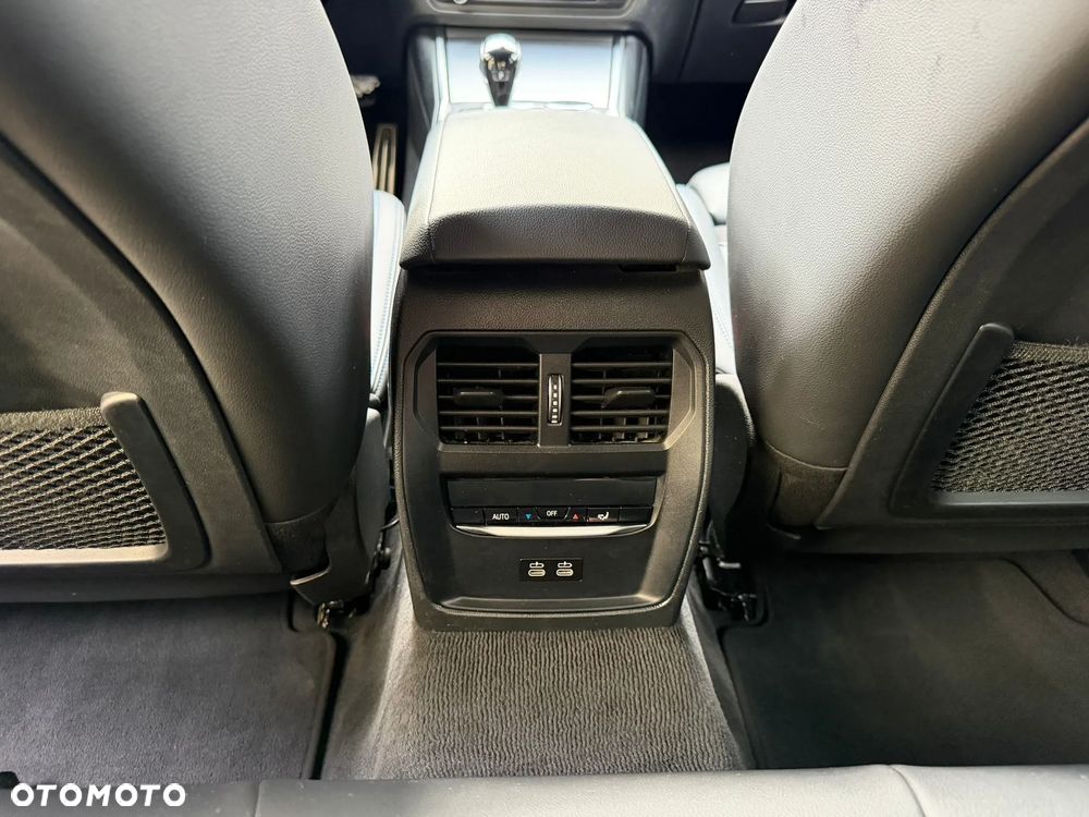 BMW Seria 3 320d xDrive mHEV M Sport - 10