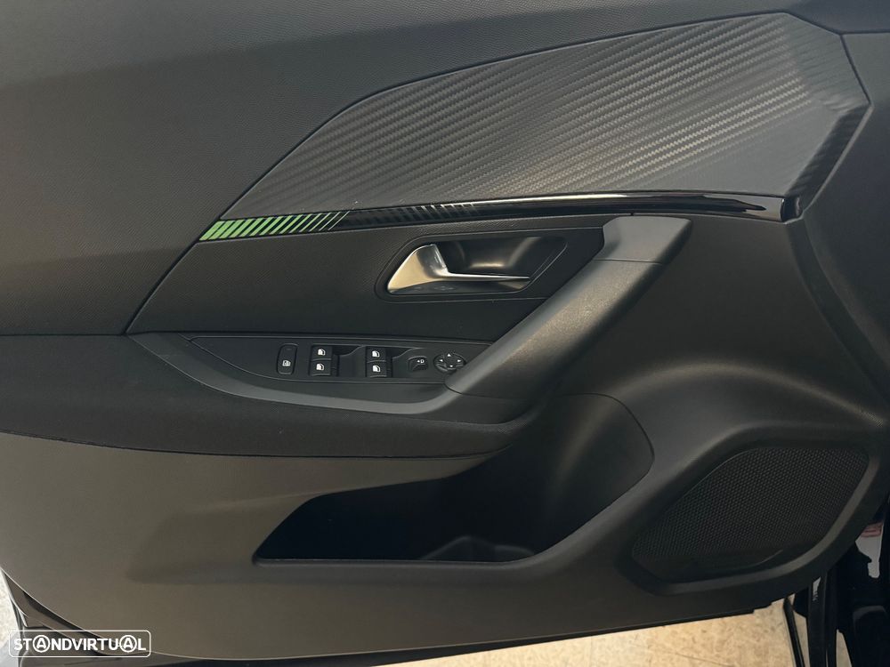 Peugeot 2008 1.2 PureTech Active Pack - 16