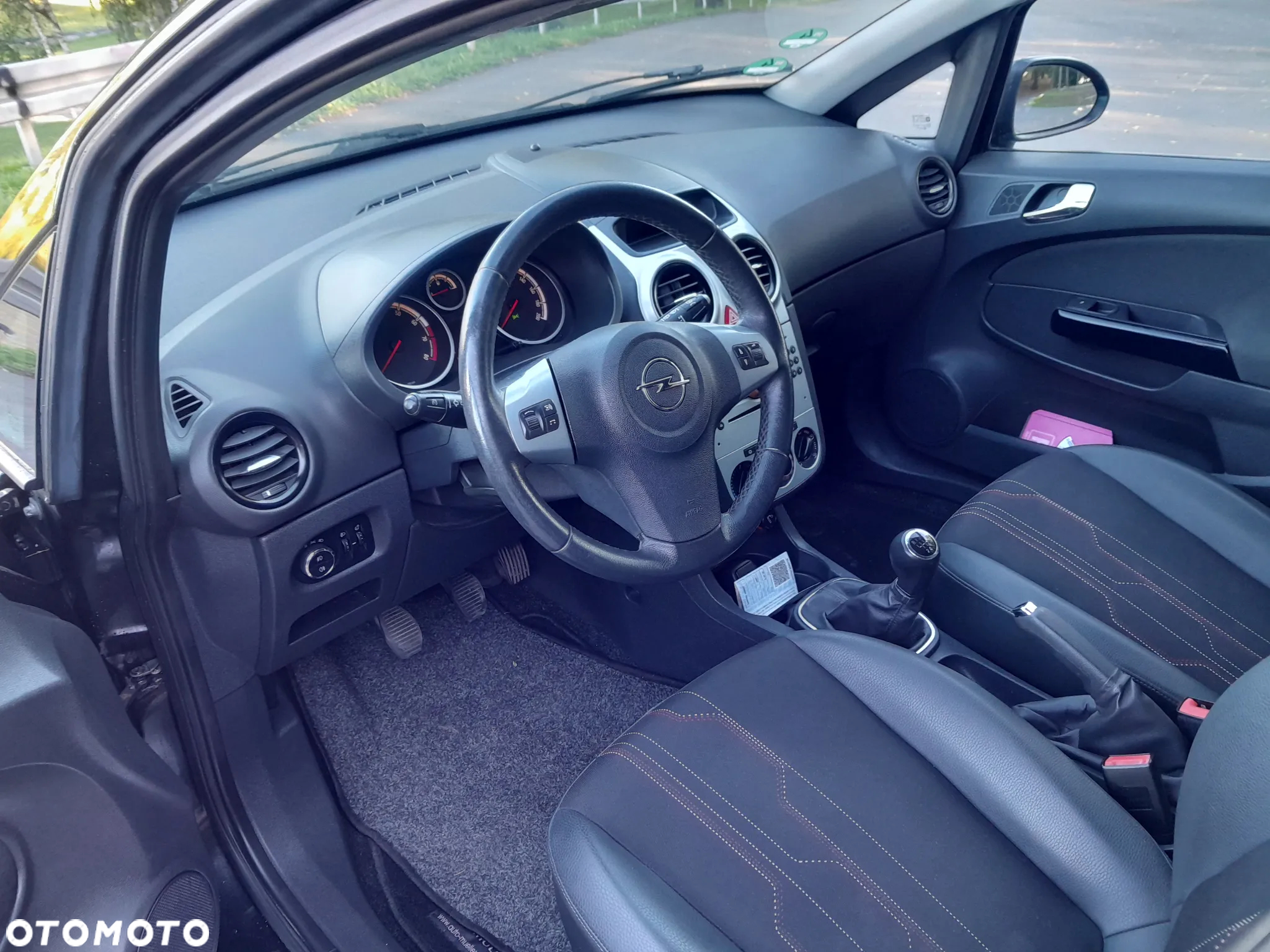 Opel Corsa 1.2 16V Color Edition - 11