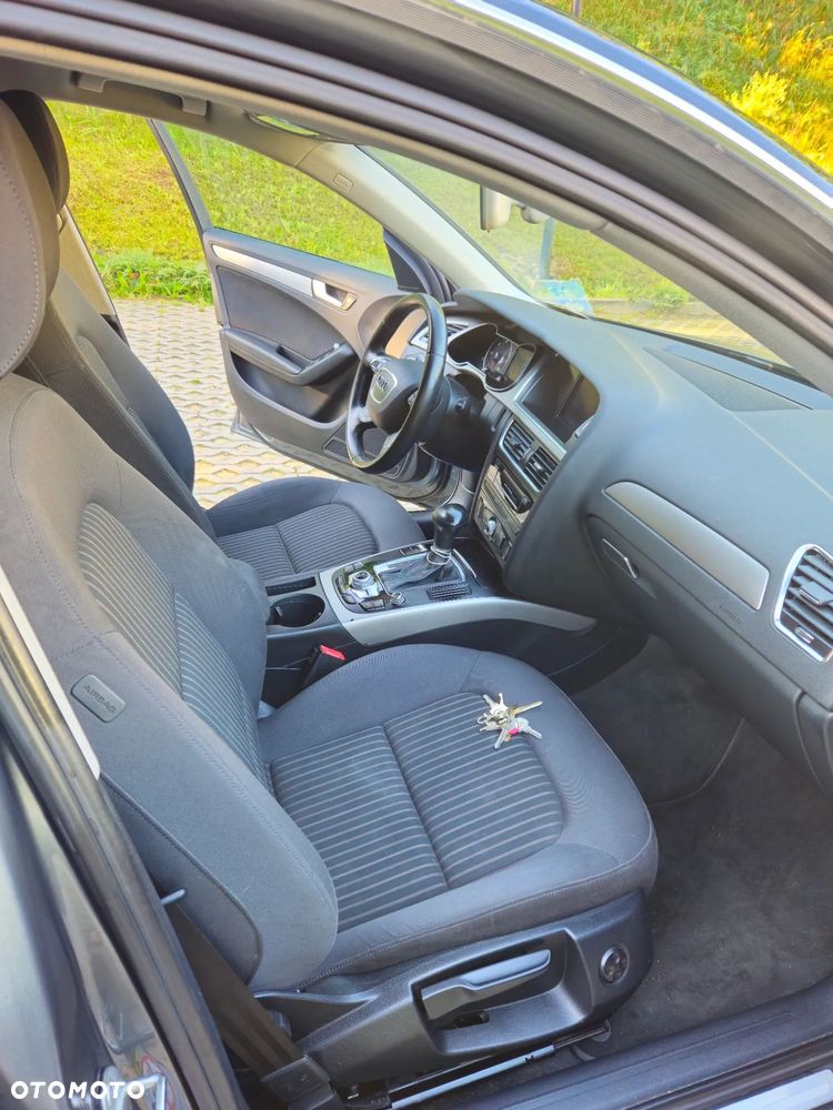 Audi A4 Limousine - 32