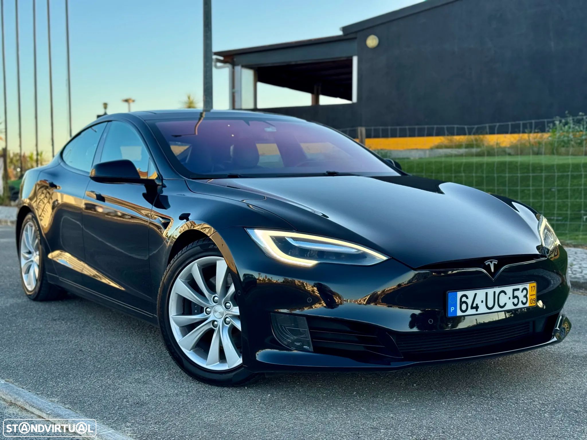 Tesla Model S - 1