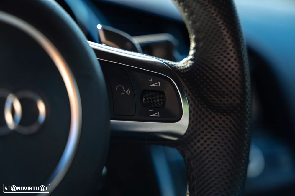 Audi R8 Coupé 5.2 FSI V10 Plus S tronic - 23