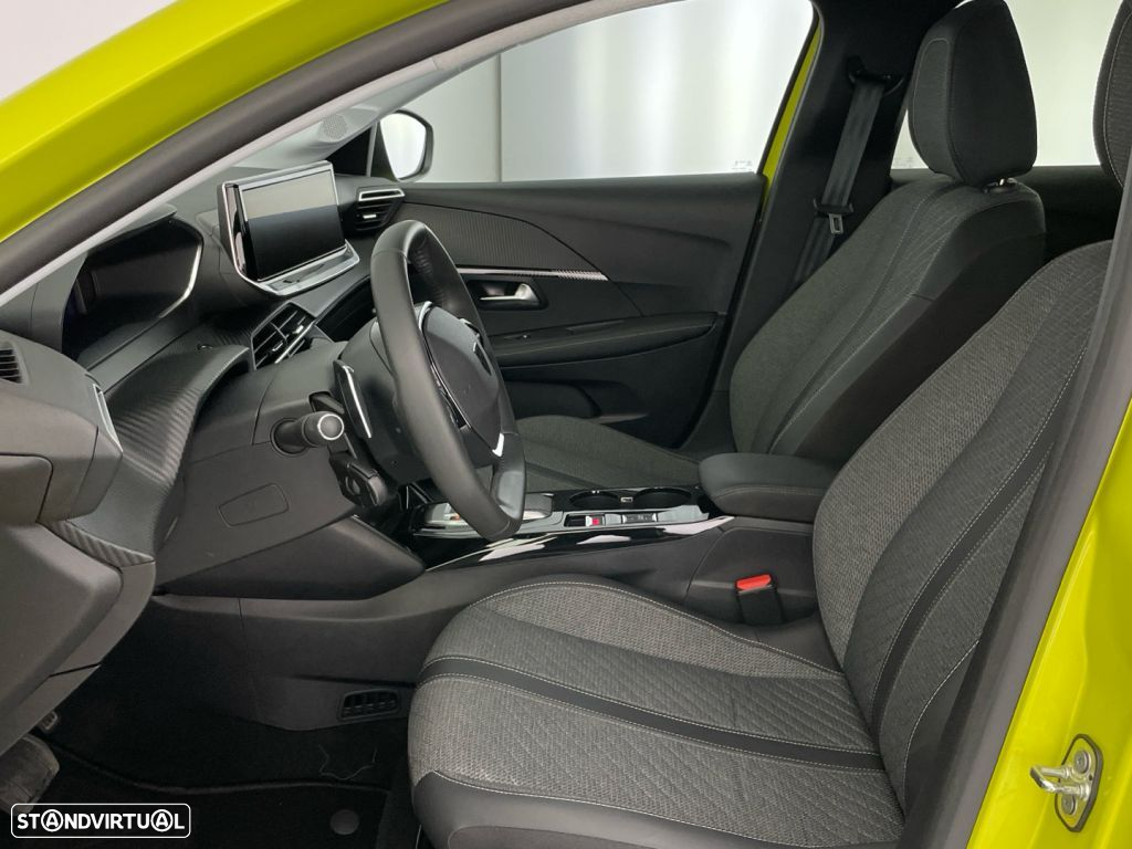 Peugeot 208 1.2 Hybrid GT e-DCS6 - 11