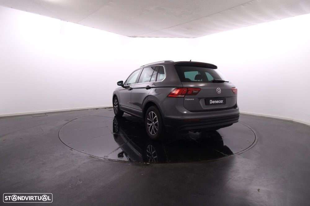 VW Tiguan 1.6 TDI Confortline - 5