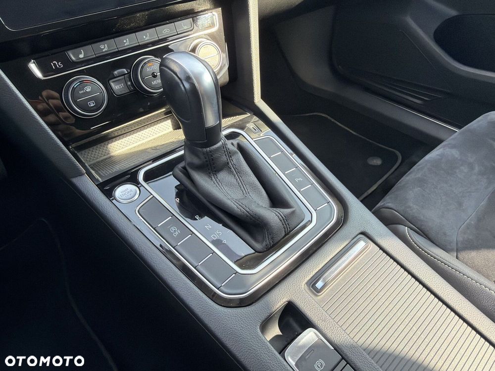Volkswagen Passat 2.0 TDI EVO Elegance DSG - 17