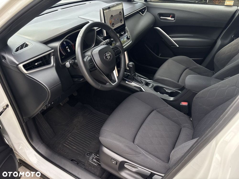 Toyota Corolla Cross - 11