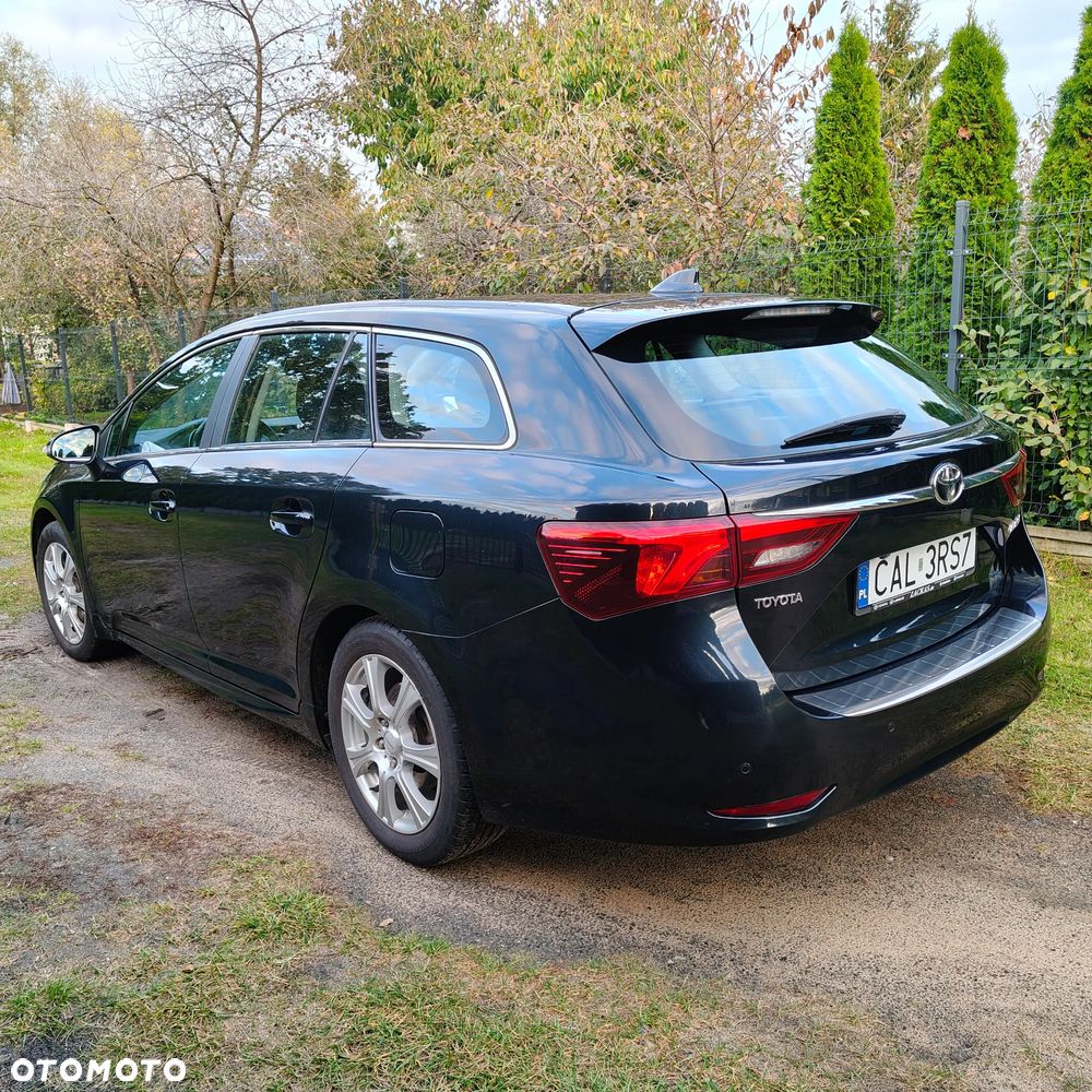 Toyota Avensis 2.0 D-4D Premium - 4