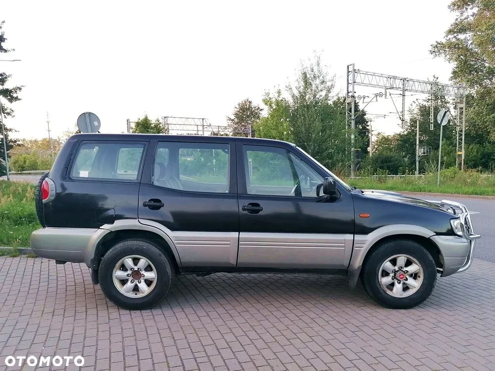Nissan Terrano - 2