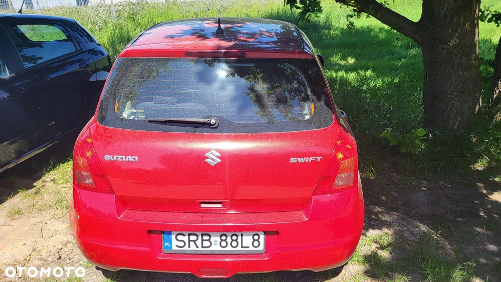 Suzuki Swift - 4