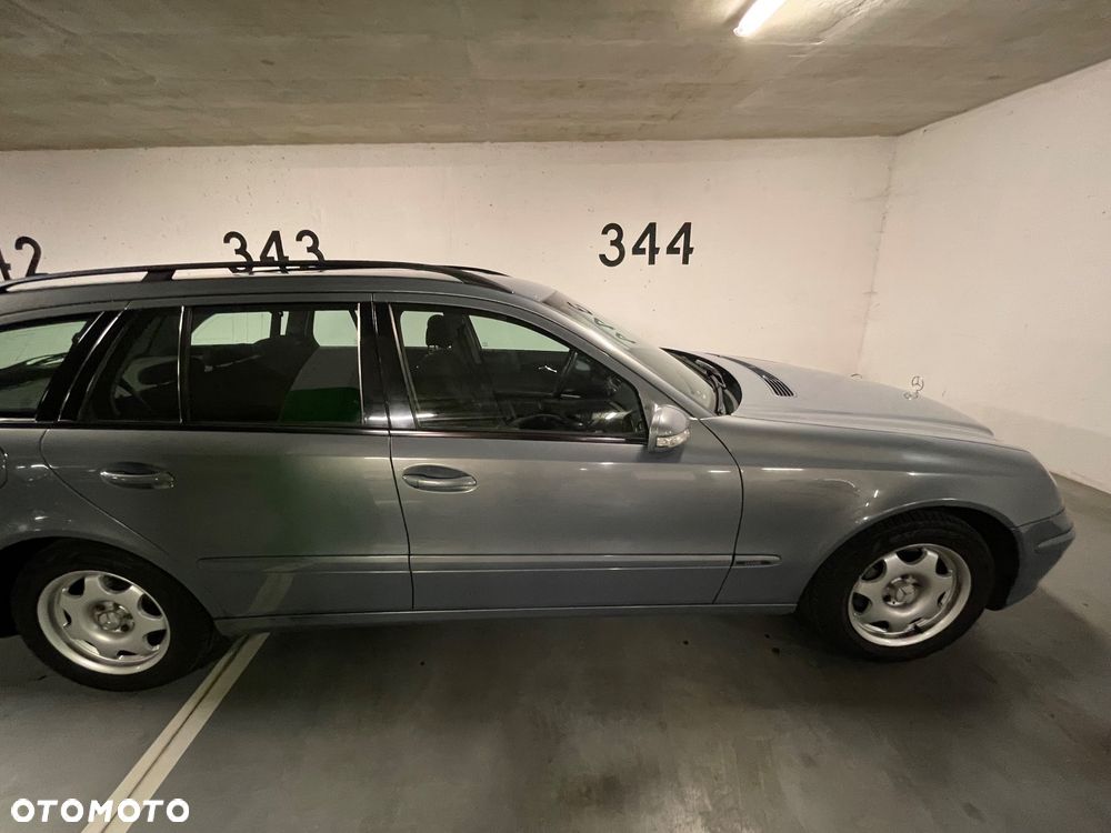 Mercedes-Benz Klasa E 280 CDI T Classic - 17