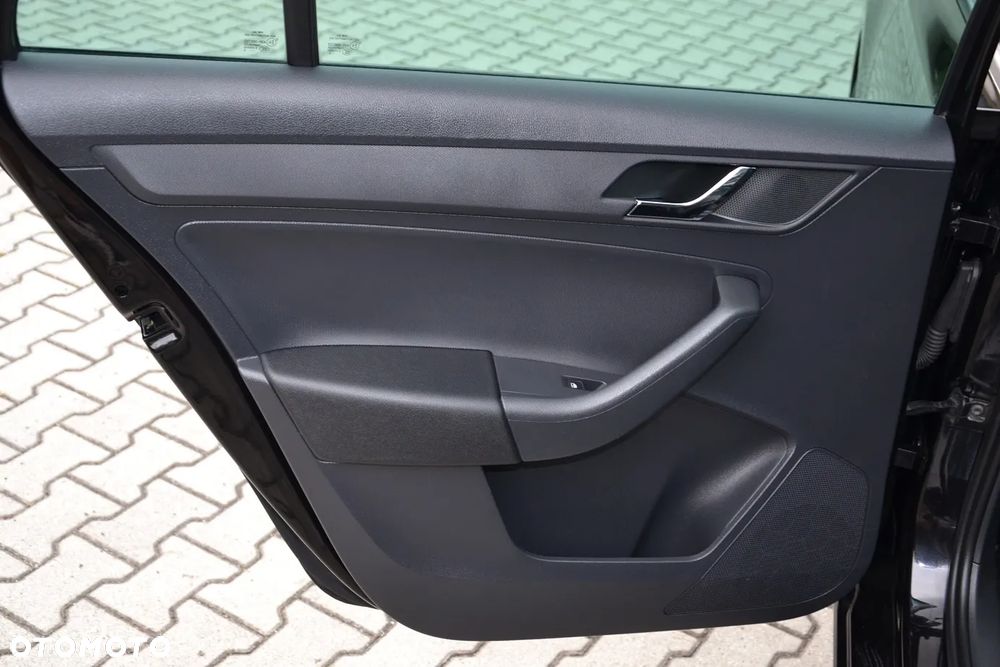 Skoda RAPID 1.6 TDI DPF Edition - 27