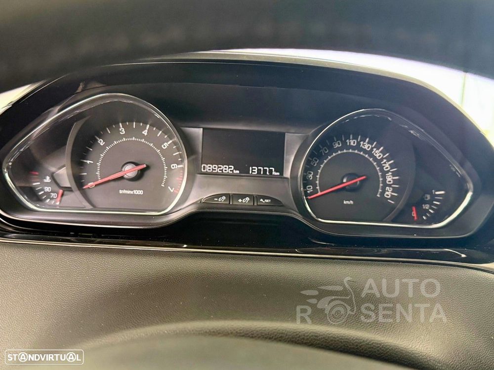 Peugeot 208 1.2 PureTech Access - 11