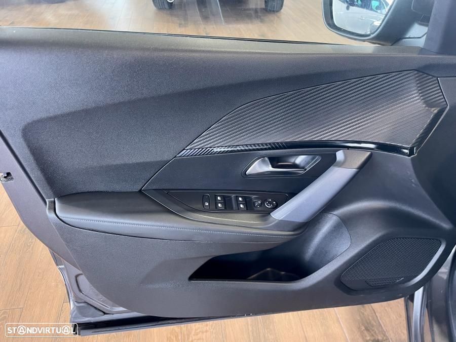 Peugeot 2008 1.2 PureTech Allure Pack EAT8 - 26