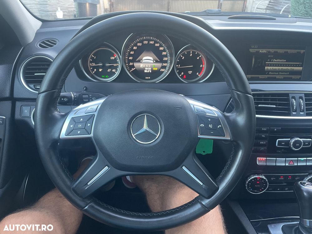 Mercedes-Benz C - 32