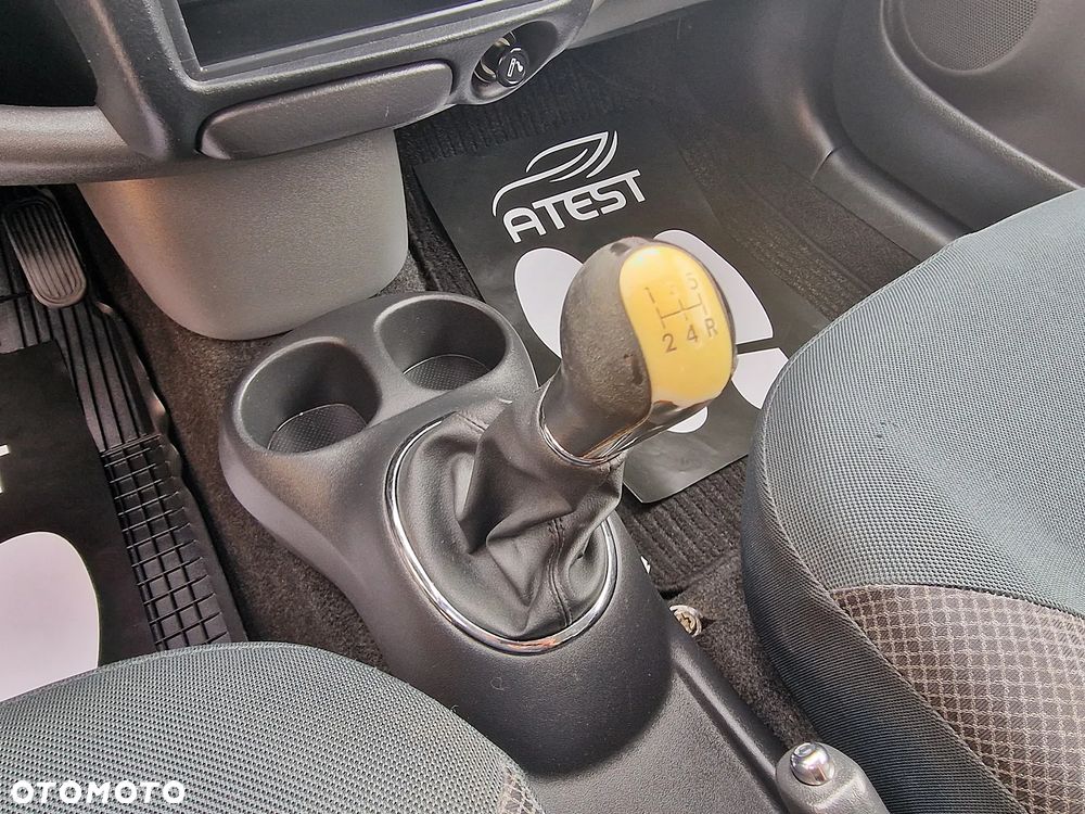 Toyota Yaris - 15