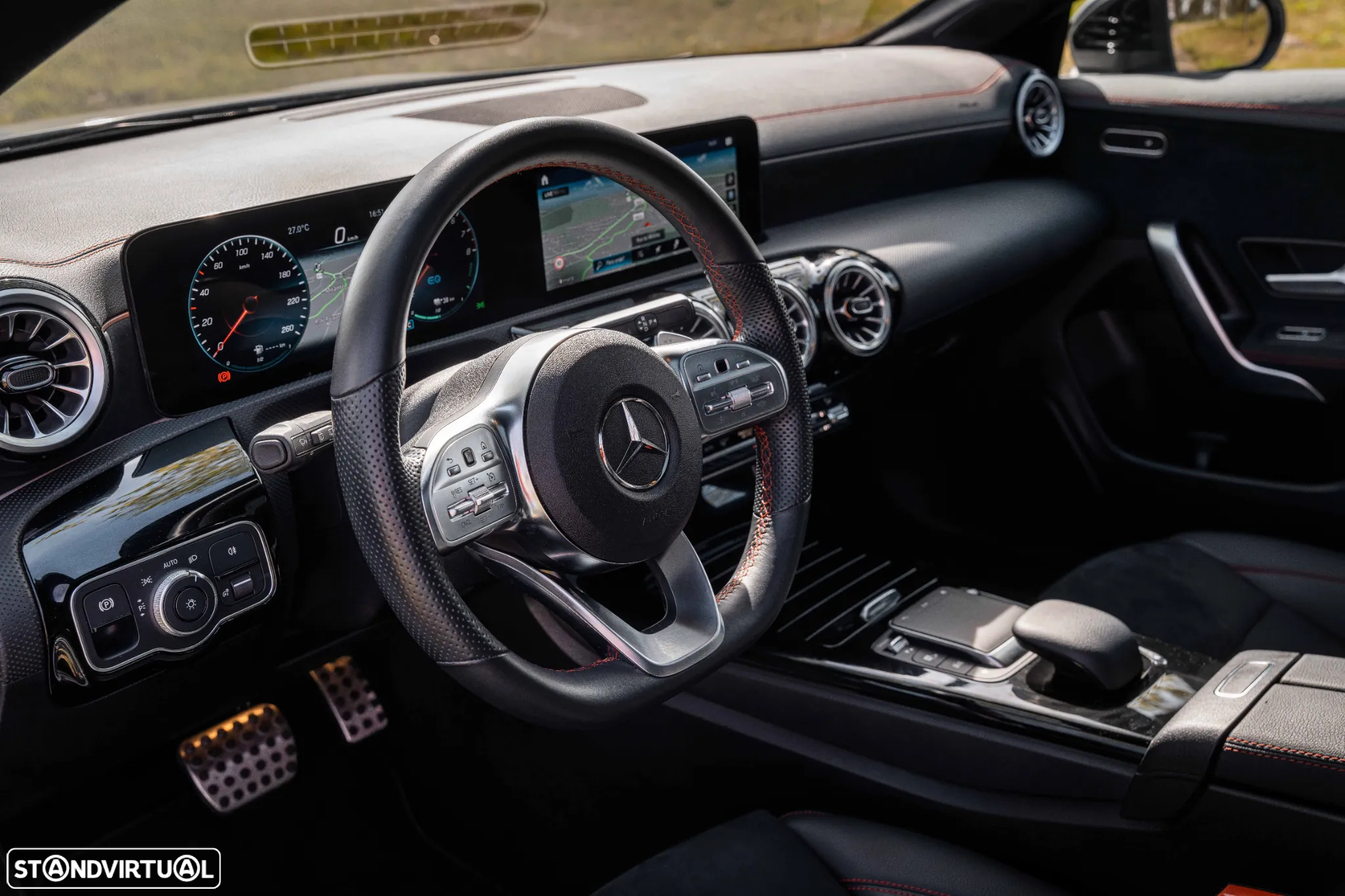 Mercedes-Benz CLA 250 e Shooting Brake AMG Line - 13