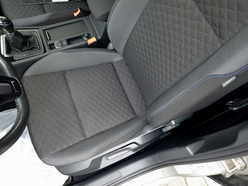 Volkswagen Golf - 13