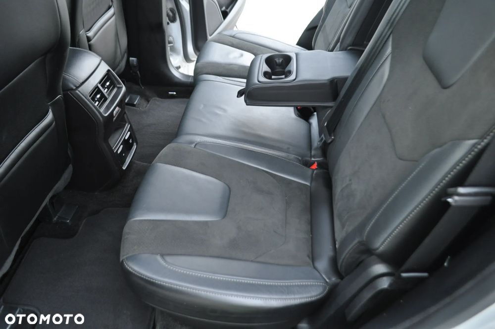 Ford Edge 2.0 TDCi 4x4 ST-LINE - 36