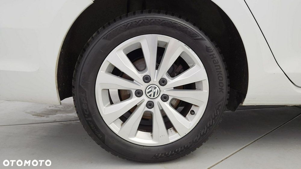 Volkswagen Golf - 25