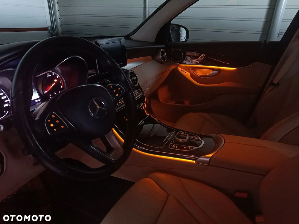 Mercedes-Benz GLC - 34