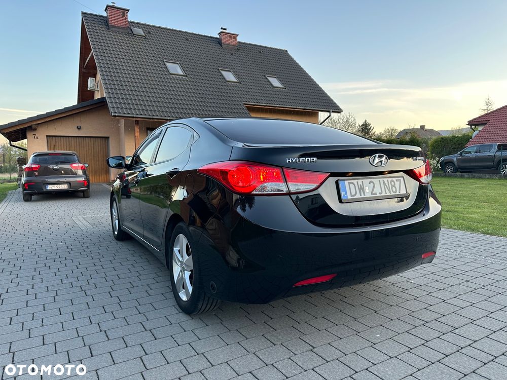 Hyundai Elantra 1.6 Comfort - 17