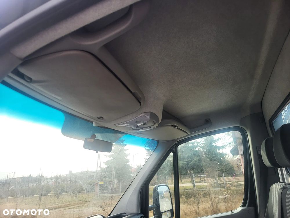 Mercedes-Benz Sprinter - 26