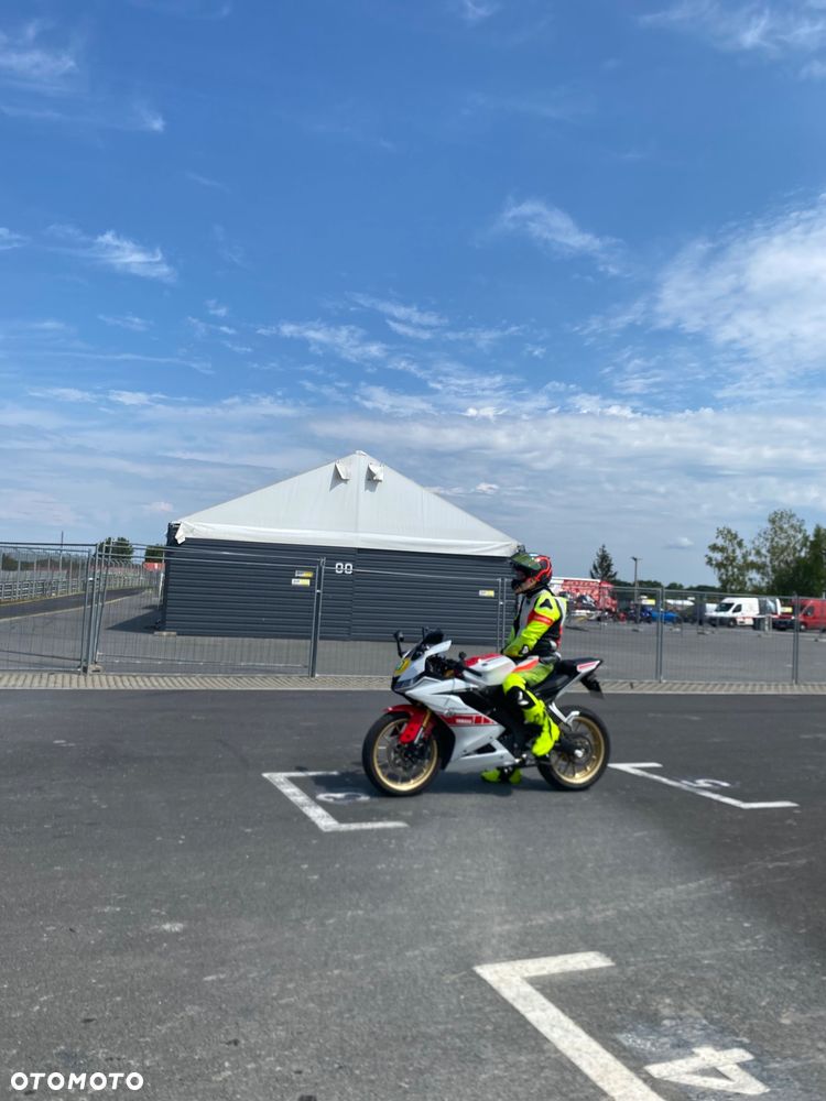 Yamaha YZF - 25