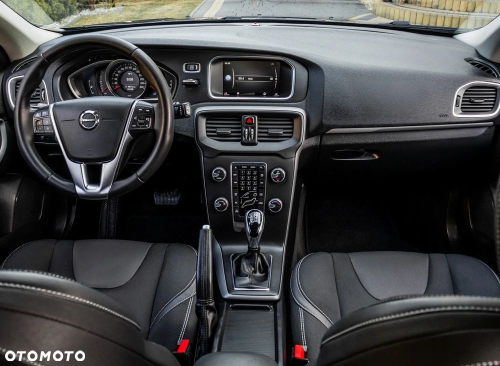 Volvo V40 T2 Drive-E Momentum - 26