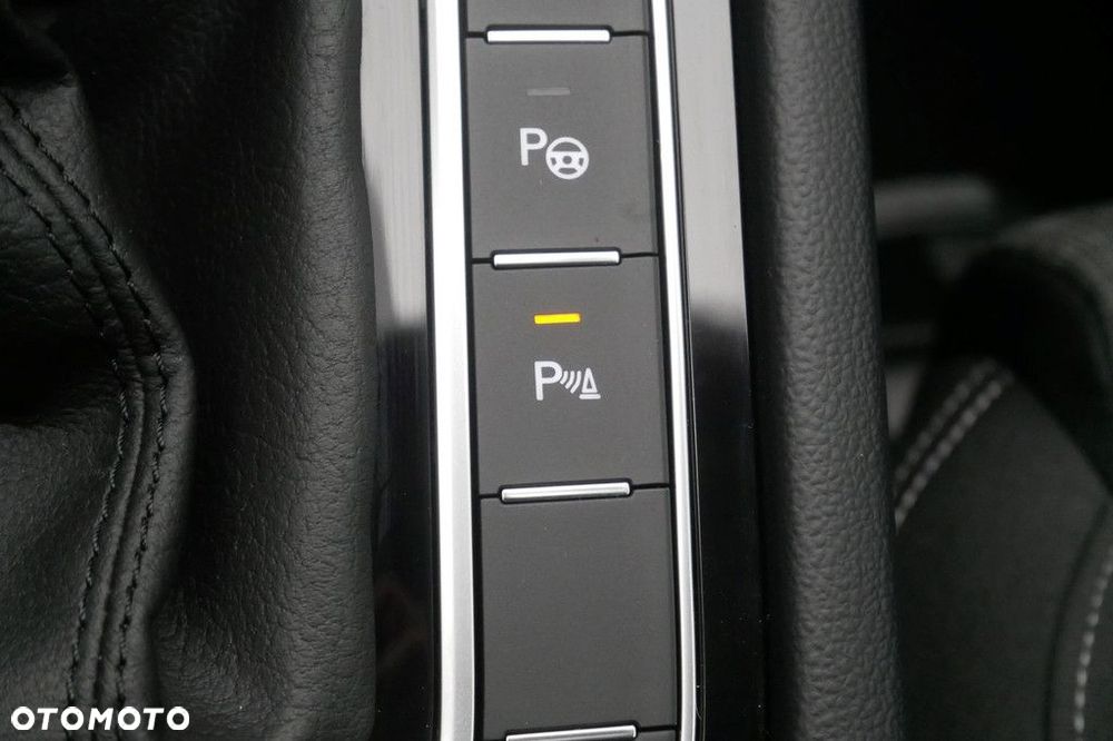 Volkswagen Passat - 20