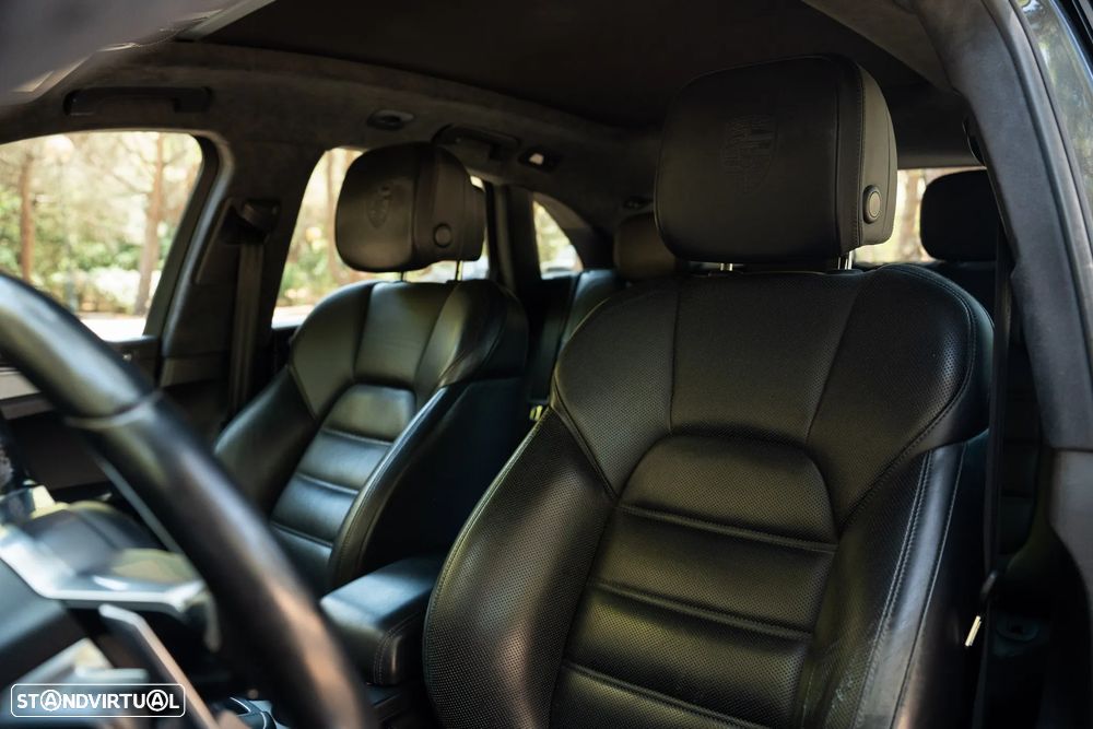 Porsche Macan Turbo - 41