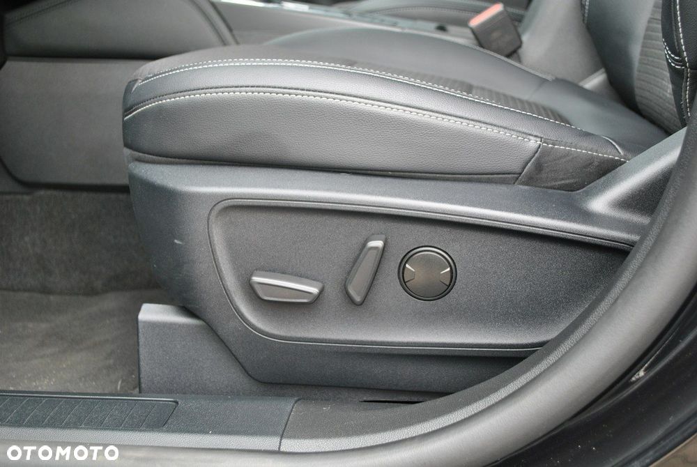 Ford Kuga 2.5 FHEV FWD Titanium X - 18