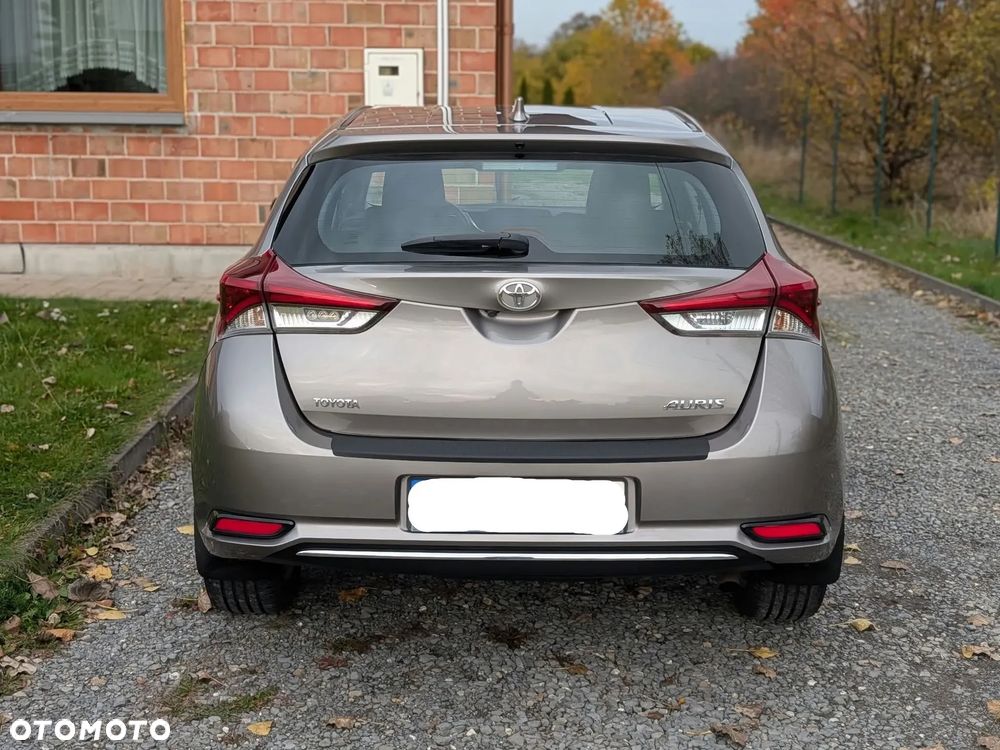 Toyota Auris 1.6 Premium - 12