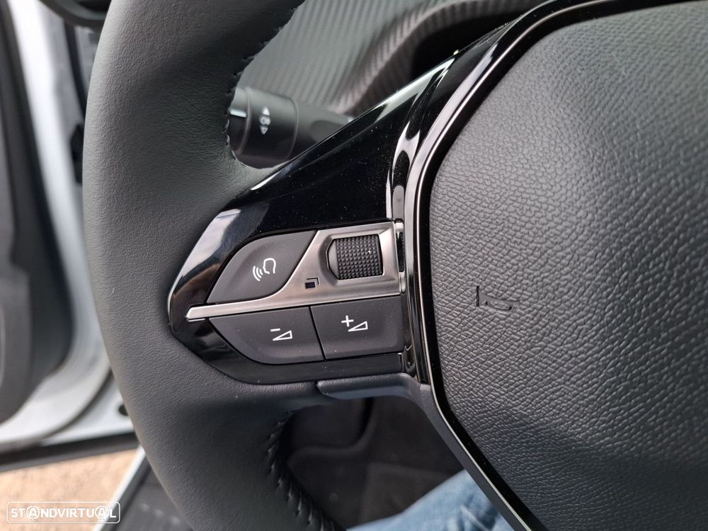 Peugeot 2008 1.2 Hybrid Allure e-DCS6 - 15