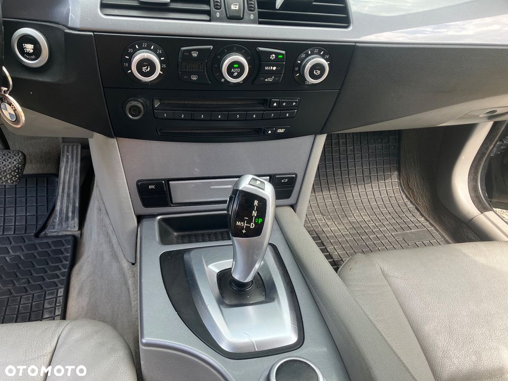 BMW Seria 5 520d - 24
