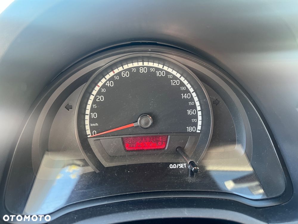 Volkswagen up! - 6