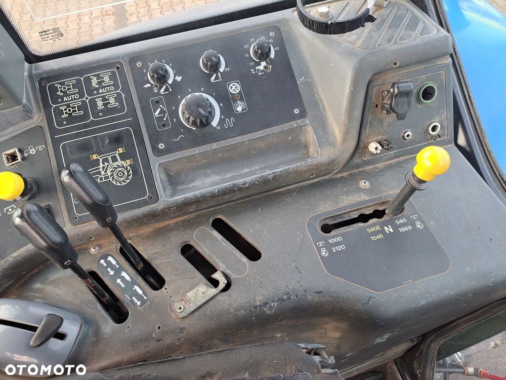 New Holland TM120 - 12