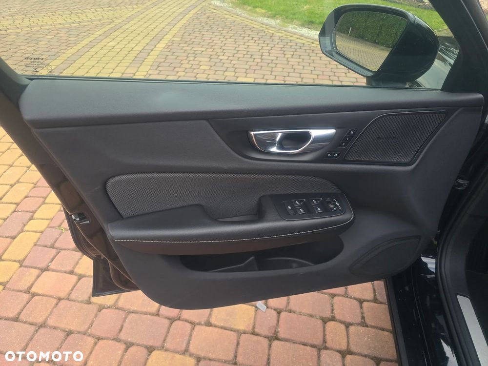 Volvo V60 T6 AWD Plug-In Hybrid Inscription Expression - 31