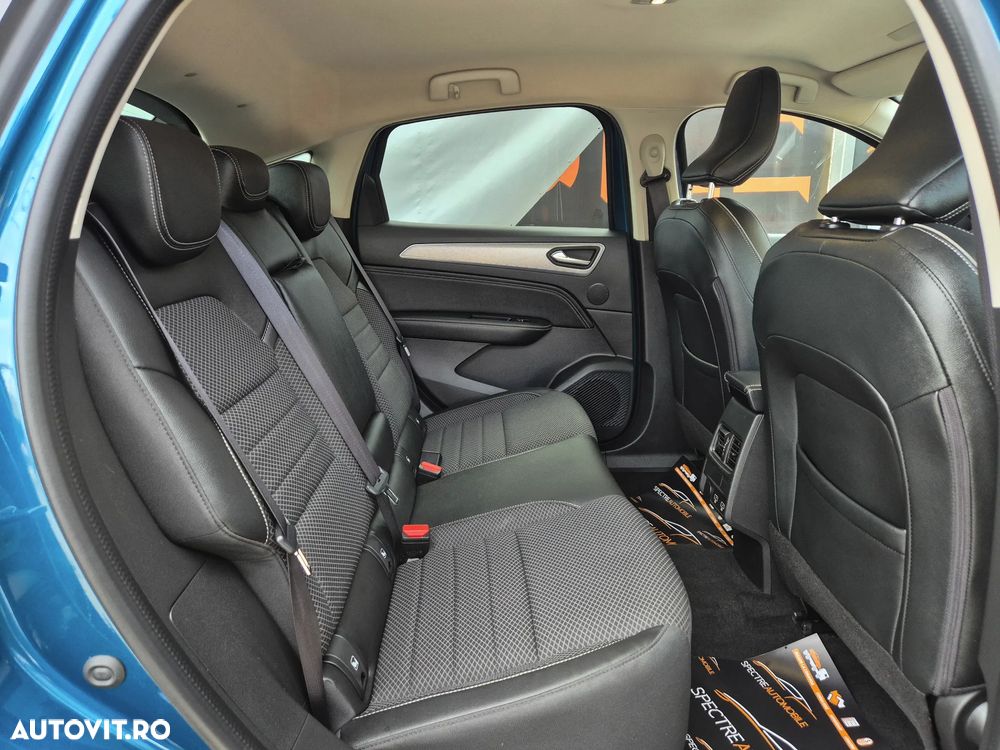 Renault Arkana E-TECH 145 Evolution - 12