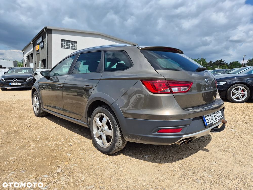 Seat Leon Sportstourer 2.0 TDI Start&Stop 4Drive X-Perience - 4