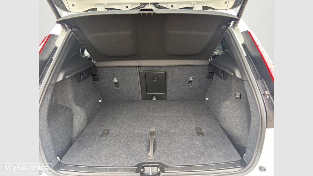 Volvo XC 40 2.0 B3 Core - 17