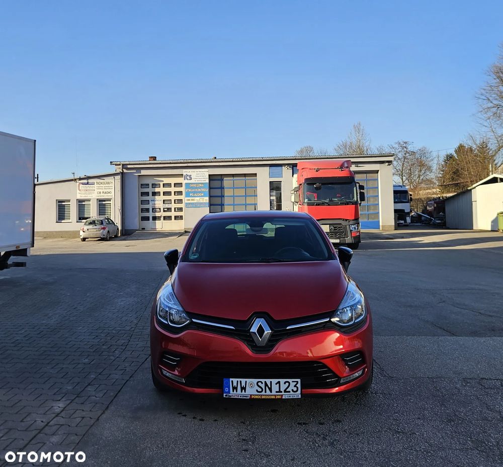 Renault Clio 1.2 16V 75 LIMITED - 9