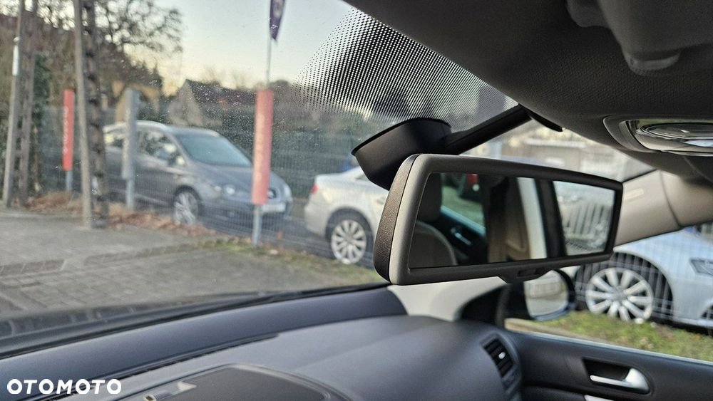 Volkswagen Golf 2.0 TDI DPF Highline - 32