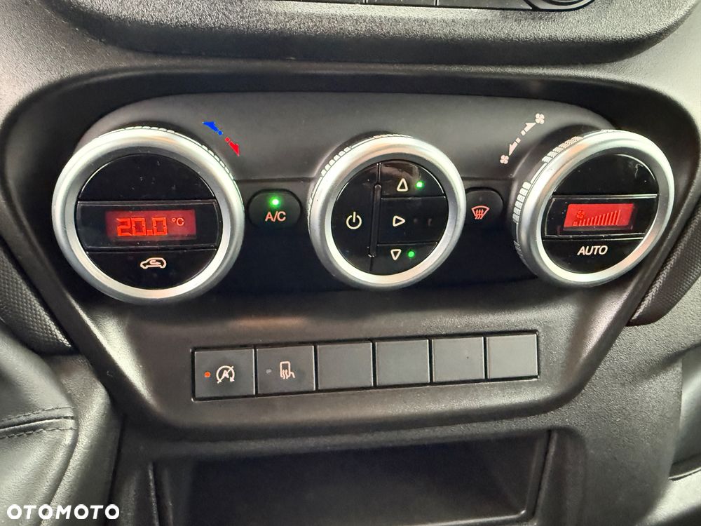 Iveco 2022/Daily/Średni/160 KM/manual/Klima/PDC/ bardzo dobry stan - 22