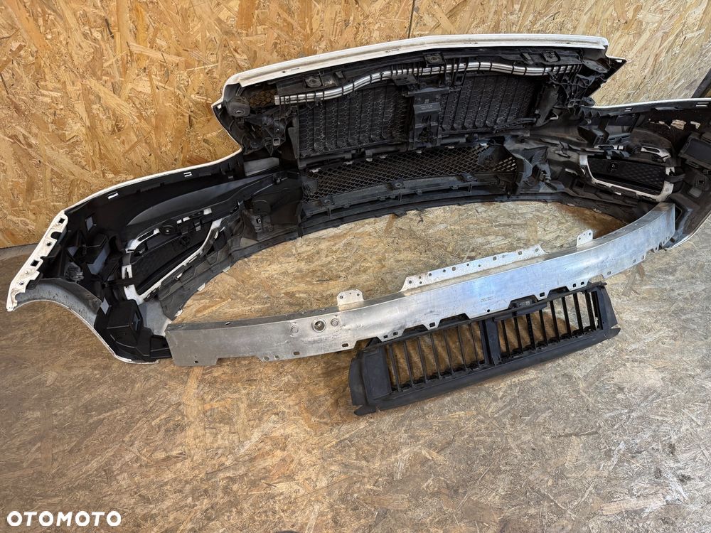 Zderzak przód AMG żaluzja belka czołowa Mercedes e klasa 213 AMG - 4