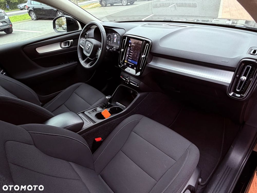 Volvo XC 40 B4 B AWD DKG Plus Bright - 27
